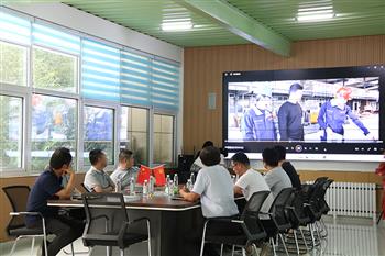 帶鋸條“龍頭”企業(yè)泰嘉股份、山東大學(xué)機(jī)械學(xué)院研發(fā)團(tuán)隊(duì)和金鋒鋸業(yè)共襄鋸床新品研討會(huì)