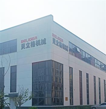 金鋒鋸業(yè)鋸條車間擴大生產